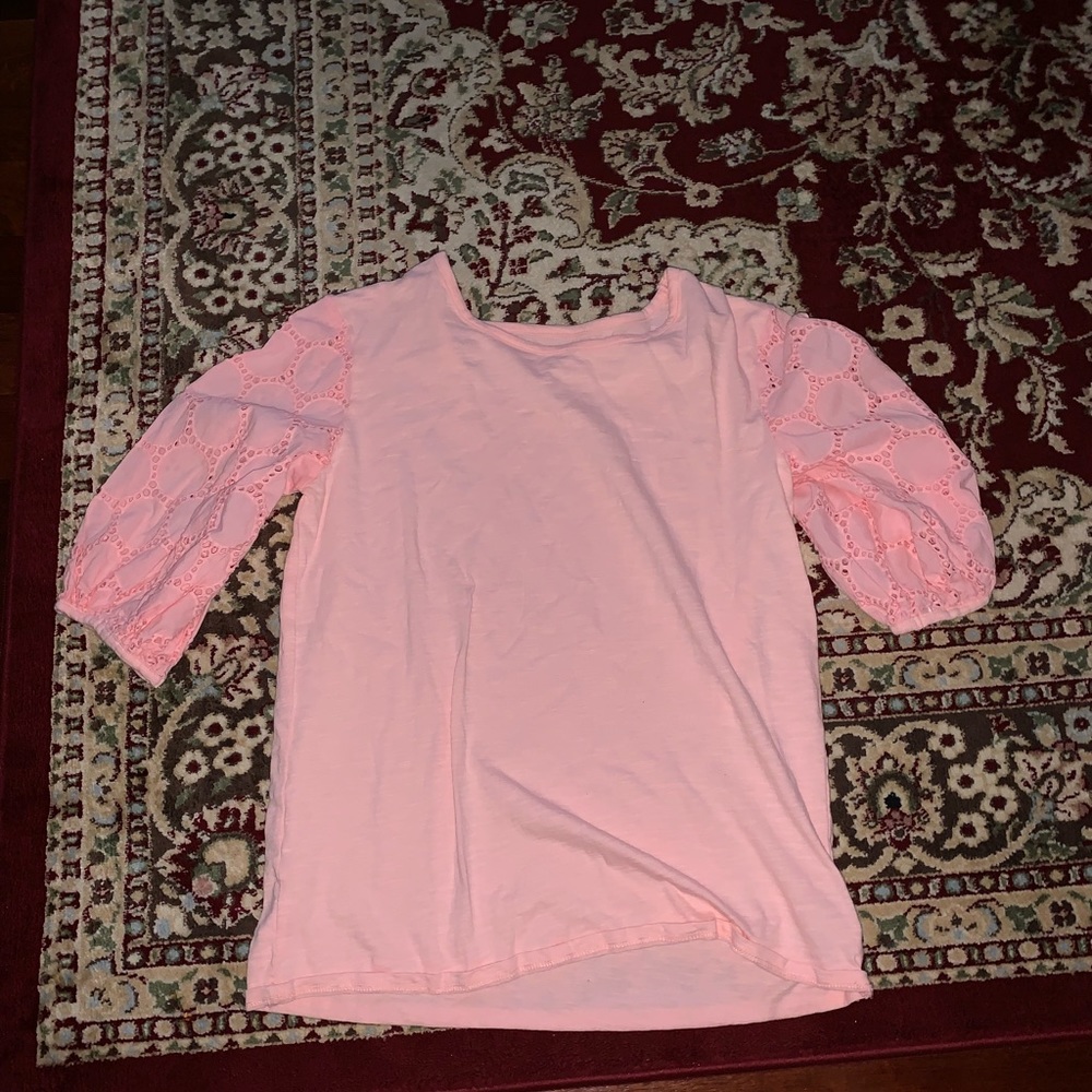 Quarter sleeve shirt